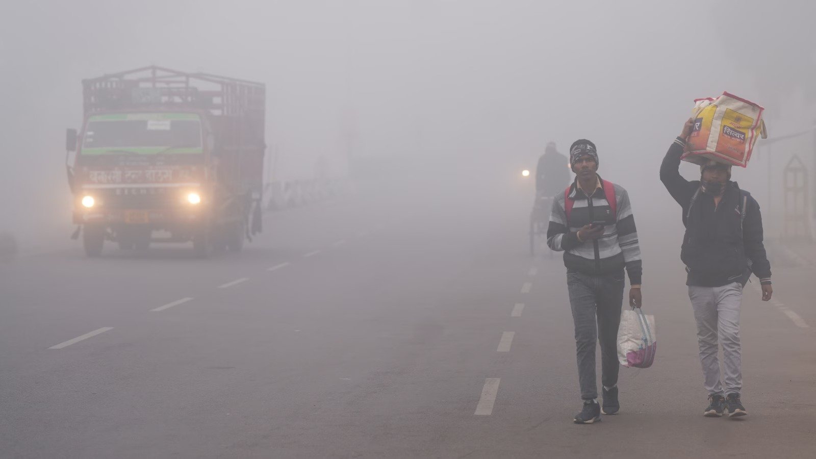 শ্রীনিকেতন কাঁপছে, আপনার জেলায় কত ডিগ্রি নামবে? জানুন সর্বশেষ আবহাওয়ার পূর্বাভাস