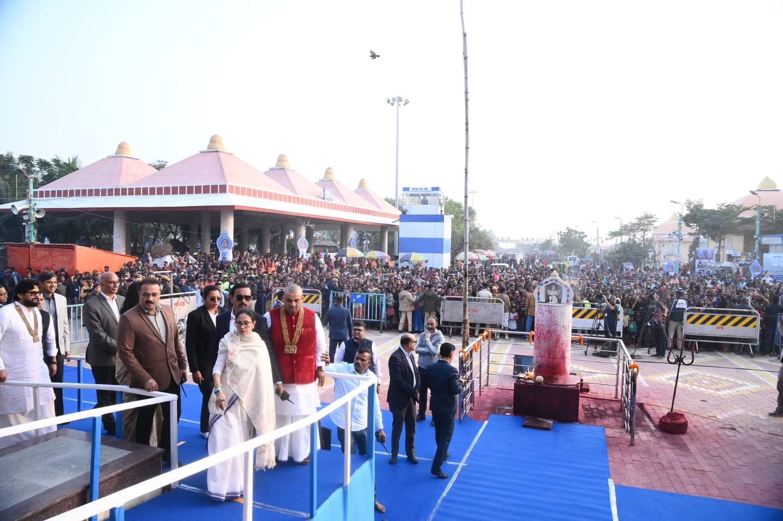 গঙ্গাসাগর মেলায় আগত তীর্থযাত্রীদের শুভেচ্ছা জানালেন মুখ্যমন্ত্রী।